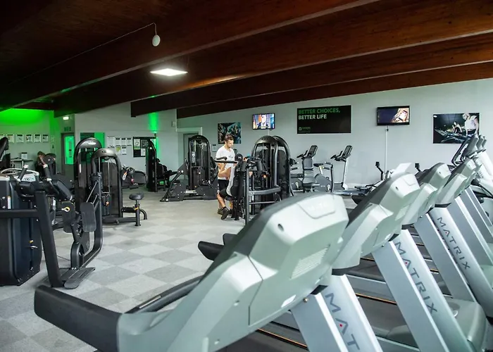 Beaumont Guest House- Free Private Parking & Off-Site Health Centre Access - Adults Only
