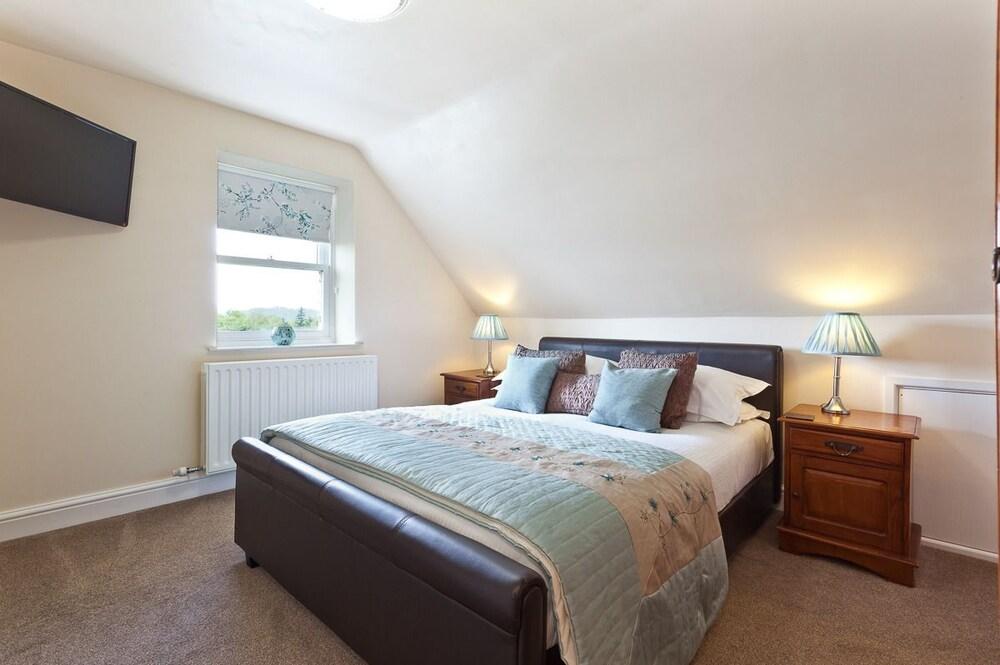 Beaumont Guest House- Free Private Parking & Off-site Health Centre Access - Adults Only 5*