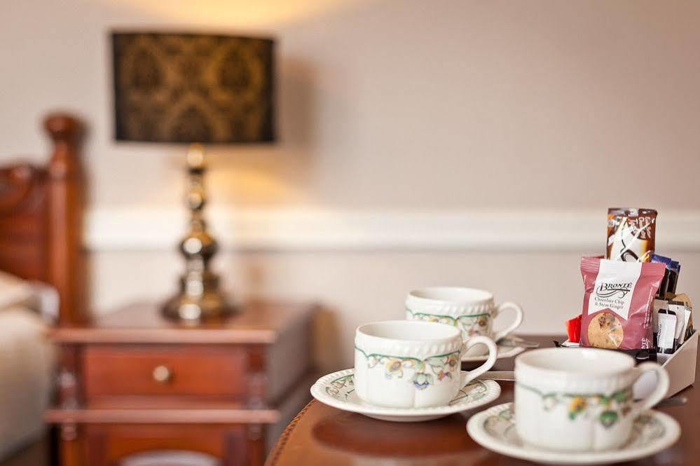 Beaumont Guest House- Free Private Parking & Off-site Health Centre Access - Adults Only